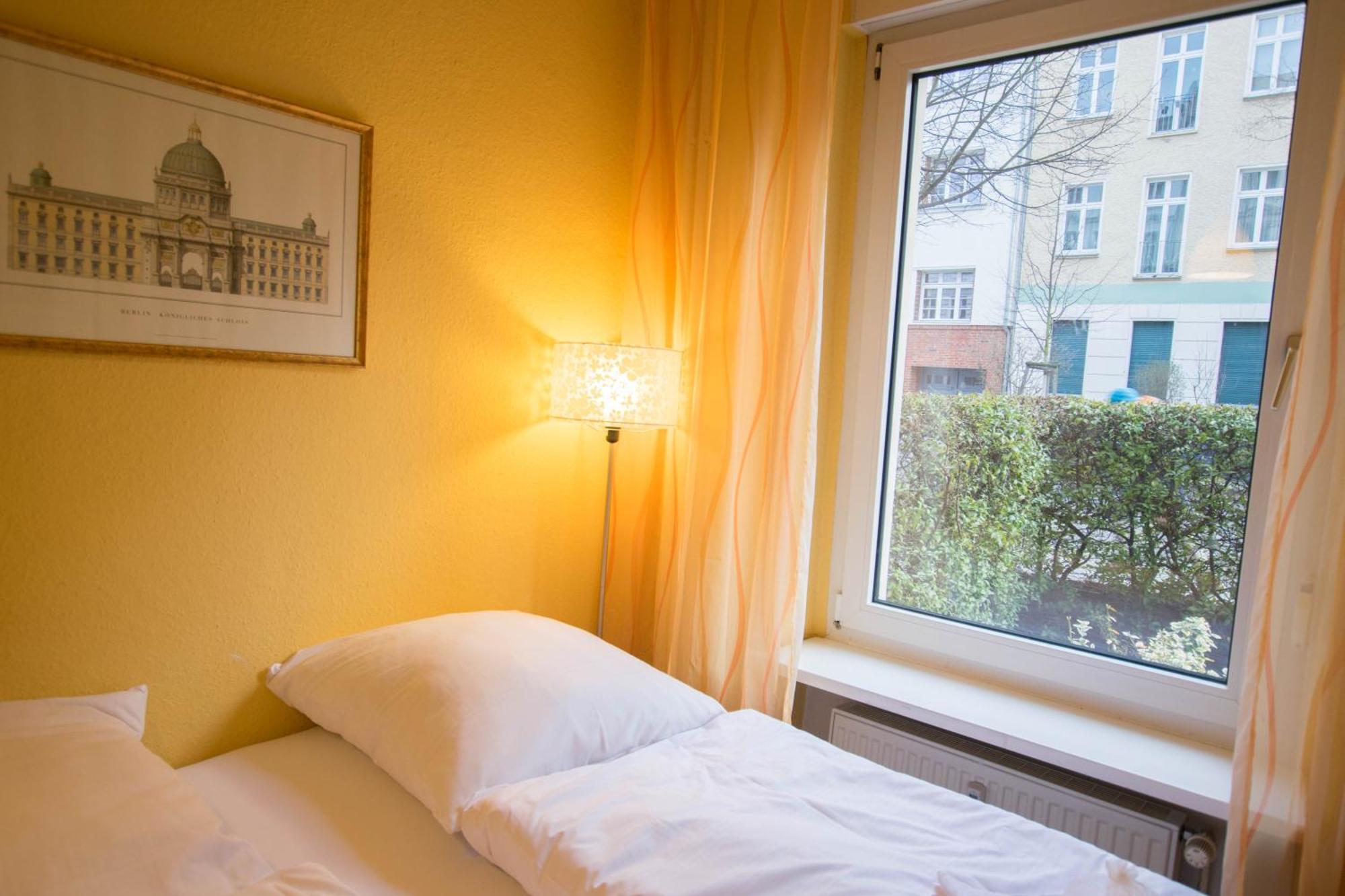 Holiday Berlin Apartments *